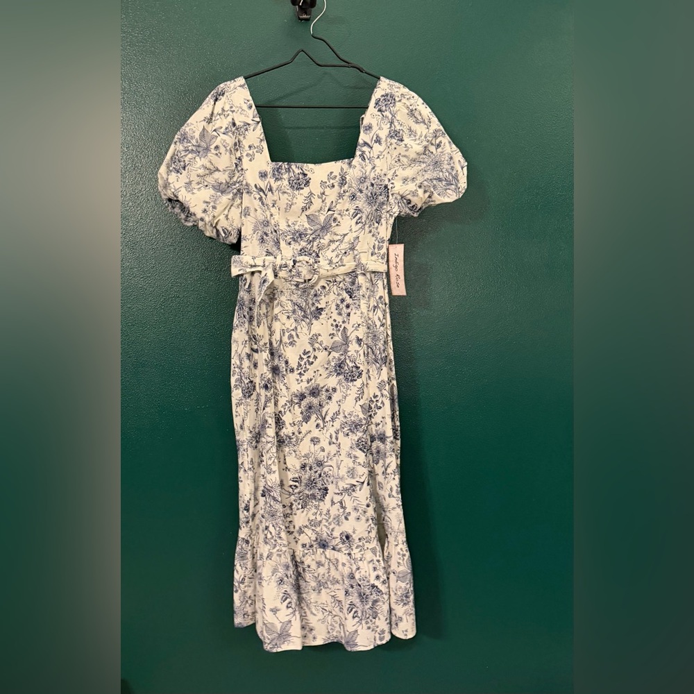 Square-Neck Puff Sleeve Maxi Dress in White & Blue Floral